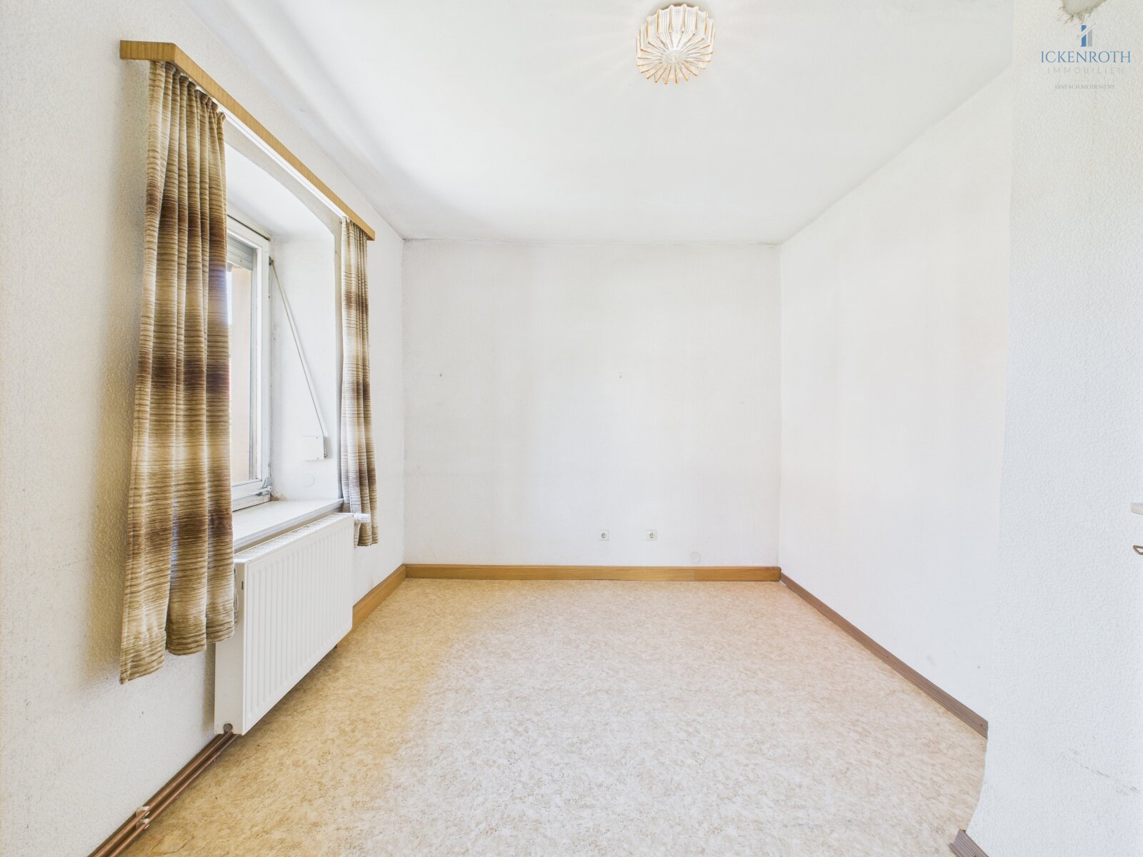 **Spannender Bauernhof mit zwei Häusern, XXL-Scheune, PV-Anlage, Wärmepumpe, 2xGaragen uvm.!**