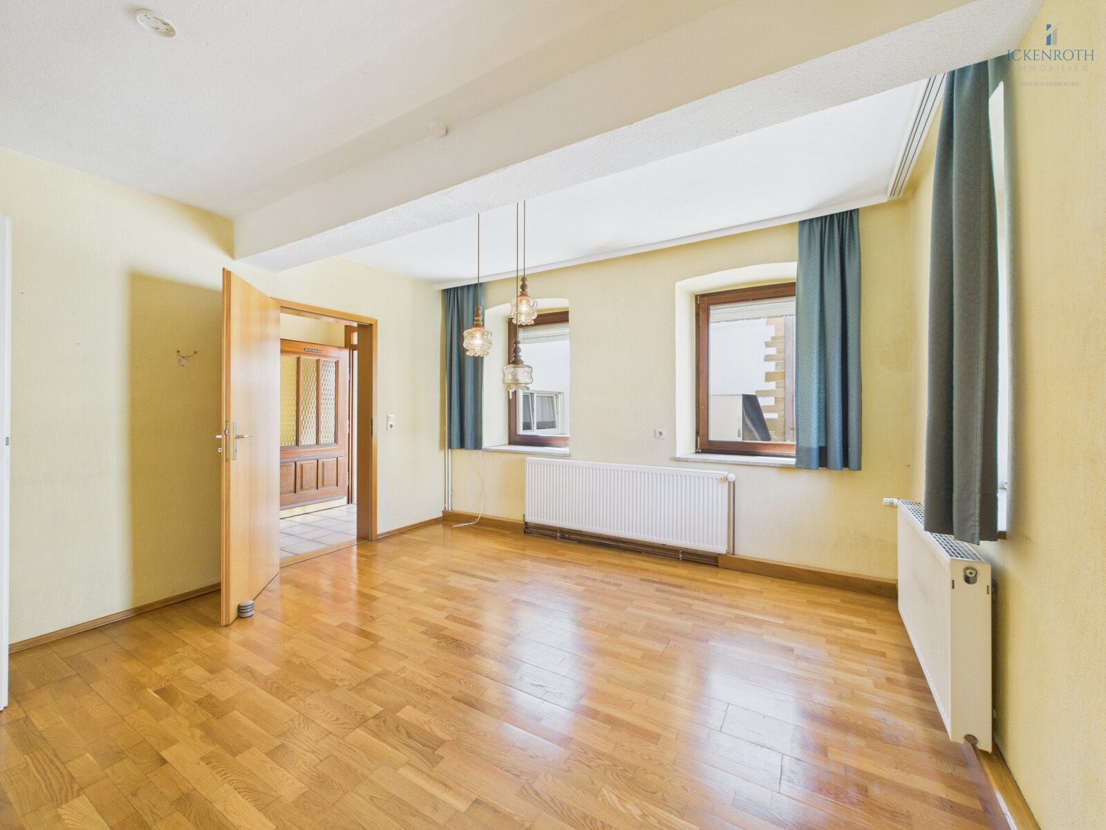 **Spannender Bauernhof mit zwei Häusern, XXL-Scheune, PV-Anlage, Wärmepumpe, 2xGaragen uvm.!**