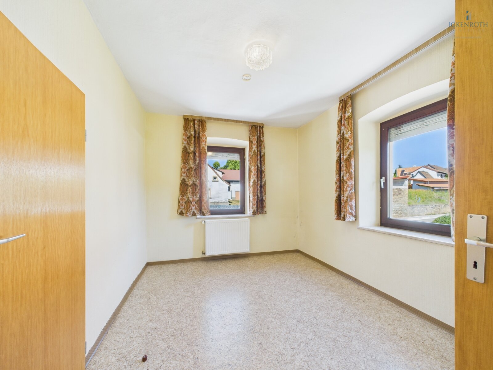 **Spannender Bauernhof mit zwei Häusern, XXL-Scheune, PV-Anlage, Wärmepumpe, 2xGaragen uvm.!**