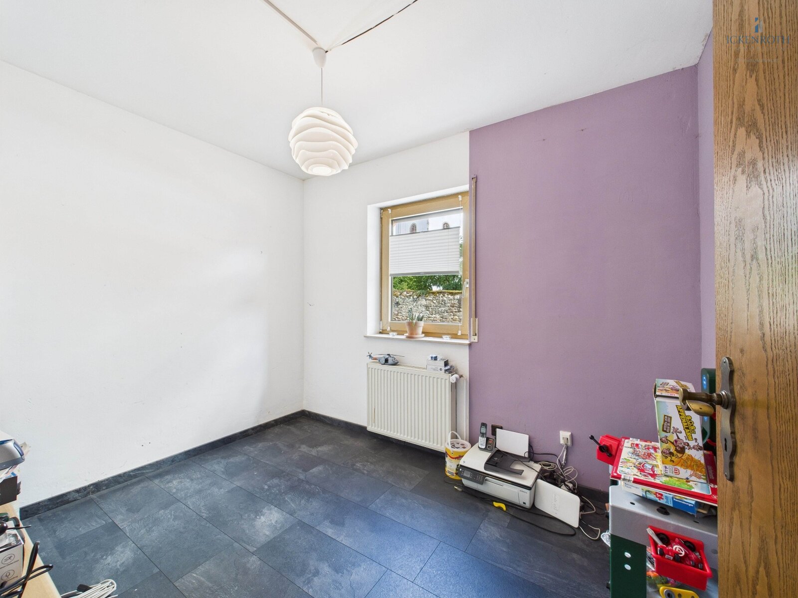 **Einfamilienhaus mit schöner Gartenfläche, guter Raumaufteilung, neuer HZ, gr. Garage, uvm.**