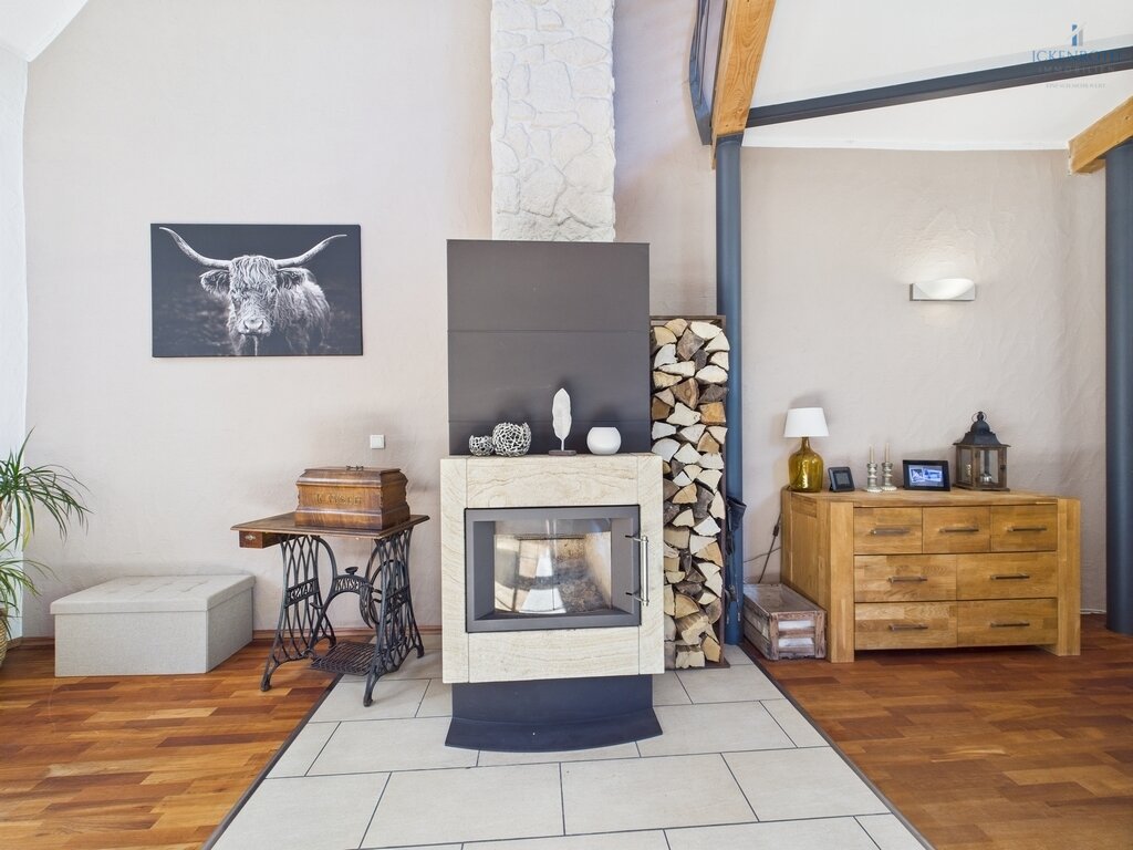 **Charmantes 1-2-Familienhaus mit idyllischer Gartenfläche, neuer HZ, Garage - einzigartig!**