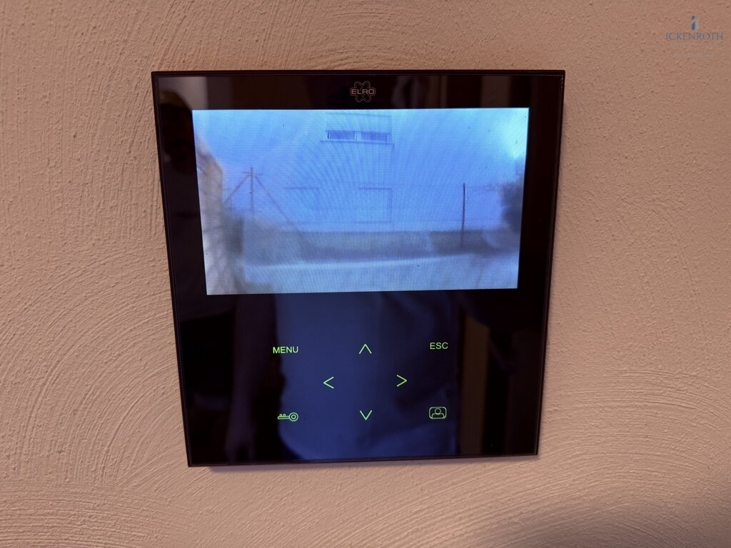 **Charmantes 1-2-Familienhaus mit idyllischer Gartenfläche, neuer HZ, Garage - einzigartig!**