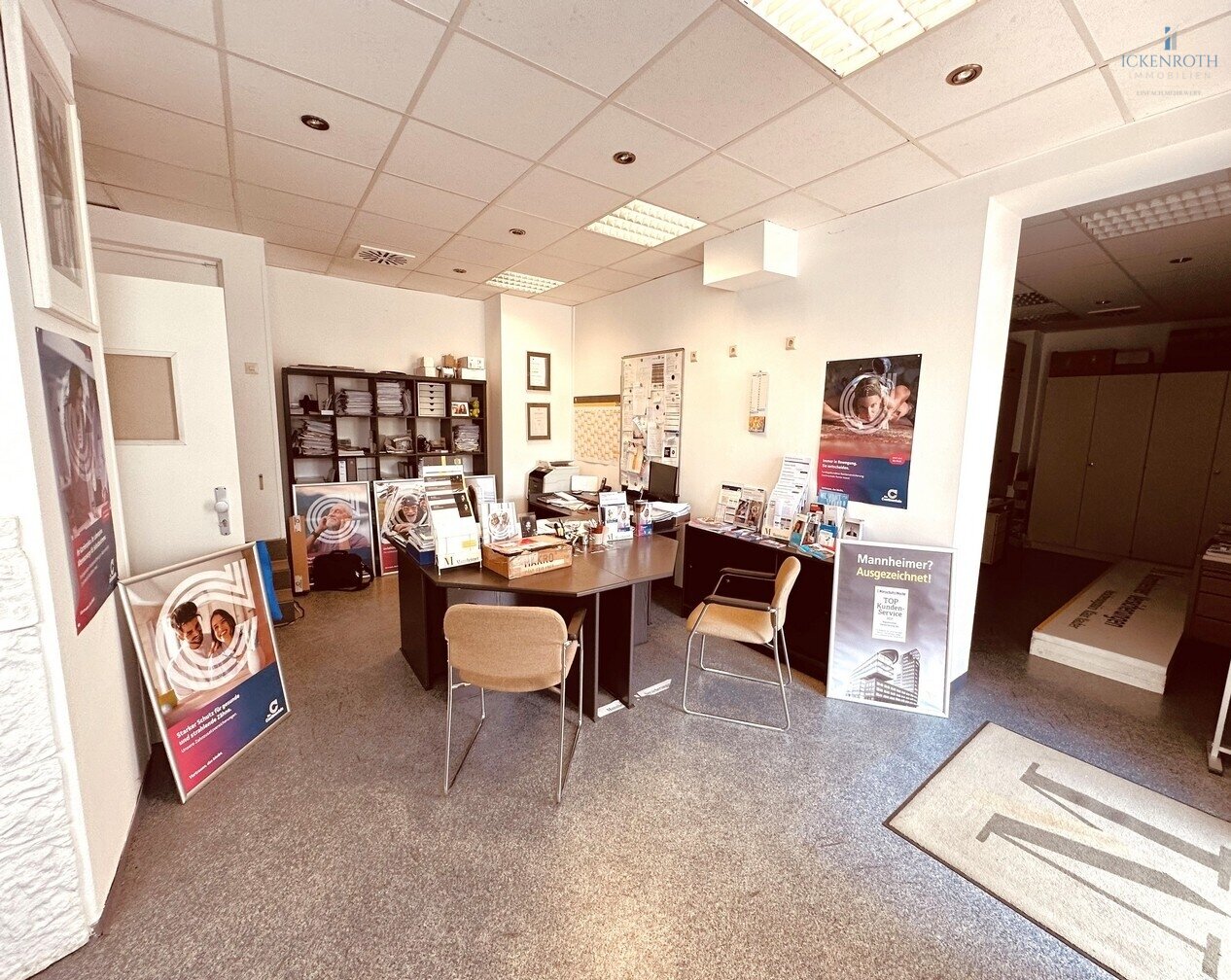 **Zentrale Büroräume (EG, ca.95m²) mit sehr hoher Laufkundschaft und Werbefaktor!** 