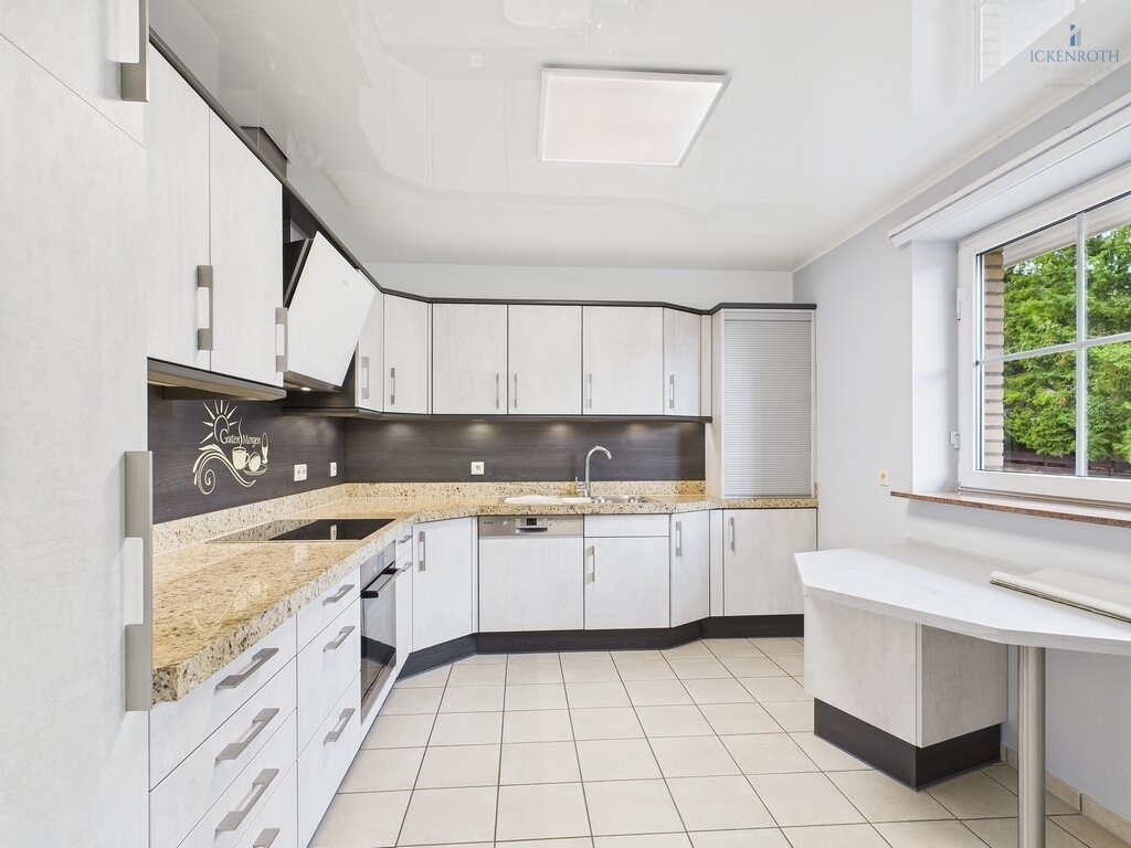 **Traumhafter Bungalow mit idyllischem Garten, XXL Garage, Wintergarten, barrierefrei!**