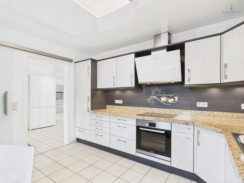 **Traumhafter Bungalow mit idyllischem Garten, XXL Garage, Wintergarten, barrierefrei!**