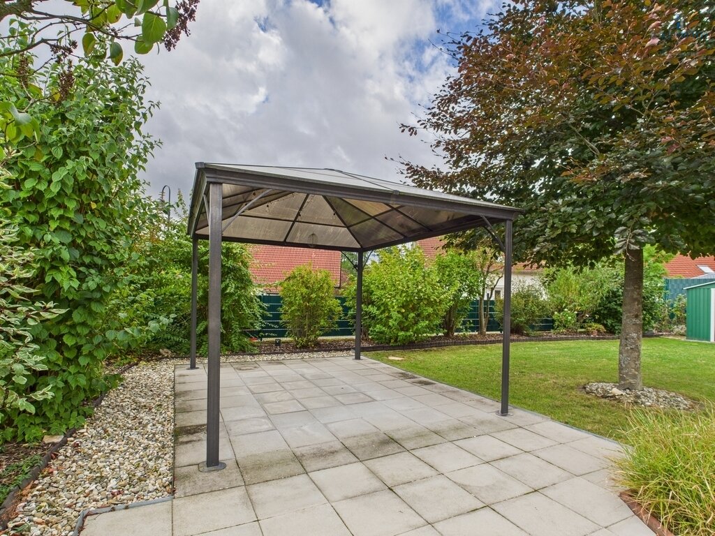 **Traumhafter Bungalow mit idyllischem Garten, XXL Garage, Wintergarten, barrierefrei!**