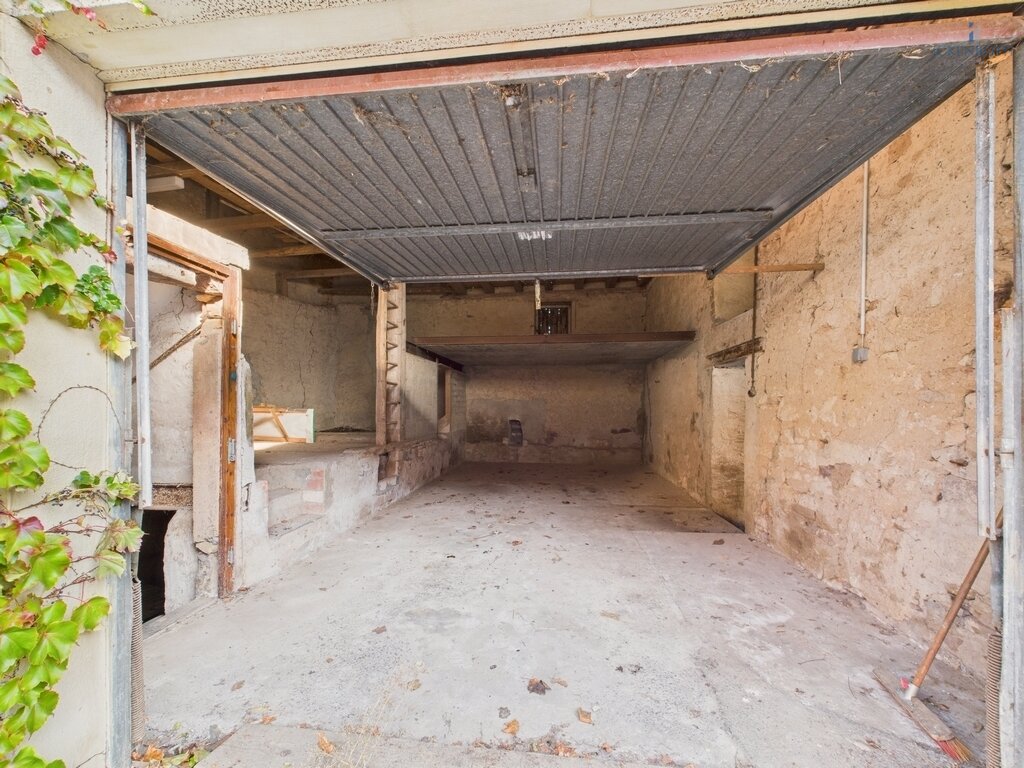 **Modernes Einfamilienhaus mit Ausbaufläche, gr. Scheune, Gartengrundstück + idyllischer Wiesenfläche! Tolle Kombination!**