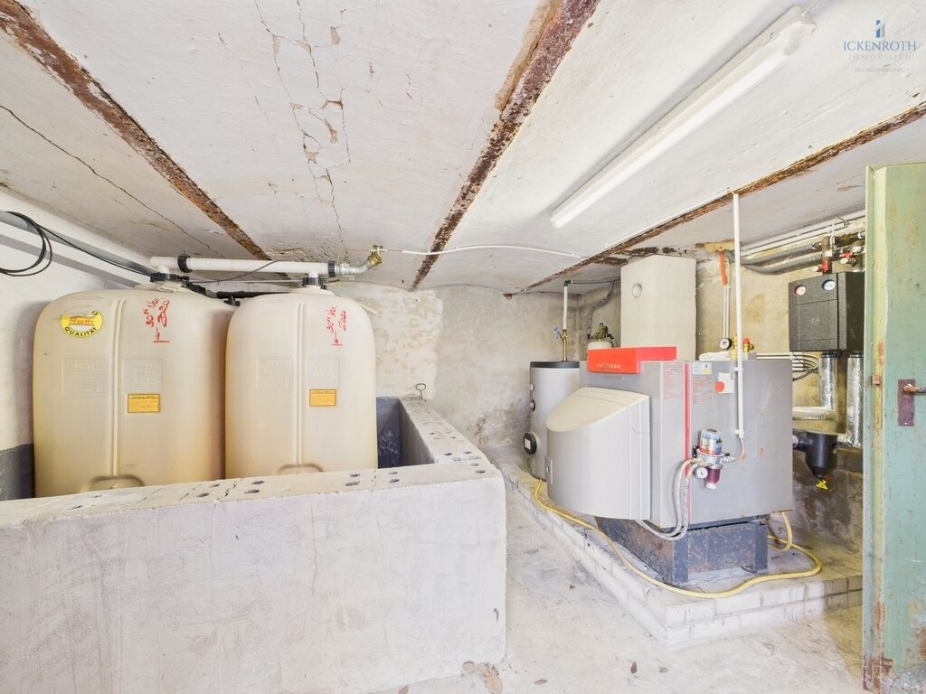 **Modernes Einfamilienhaus mit Ausbaufläche, gr. Scheune, Gartengrundstück + idyllischer Wiesenfläche! Tolle Kombination!**