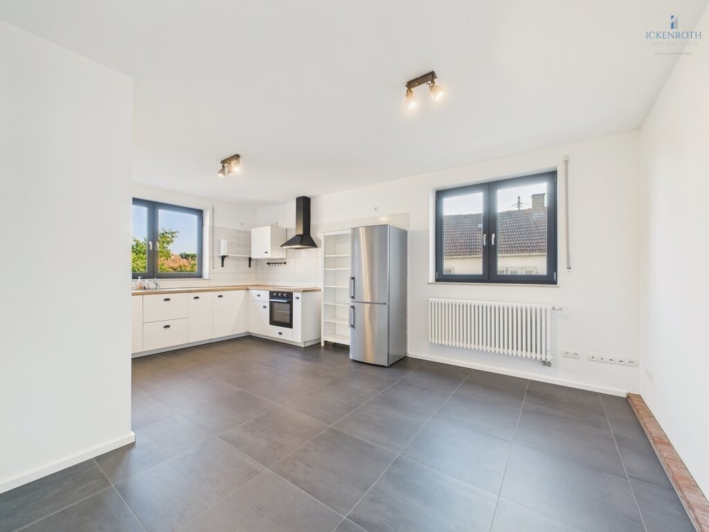 **Modernes Einfamilienhaus mit Ausbaufläche, gr. Scheune, Gartengrundstück + idyllischer Wiesenfläche! Tolle Kombination!**