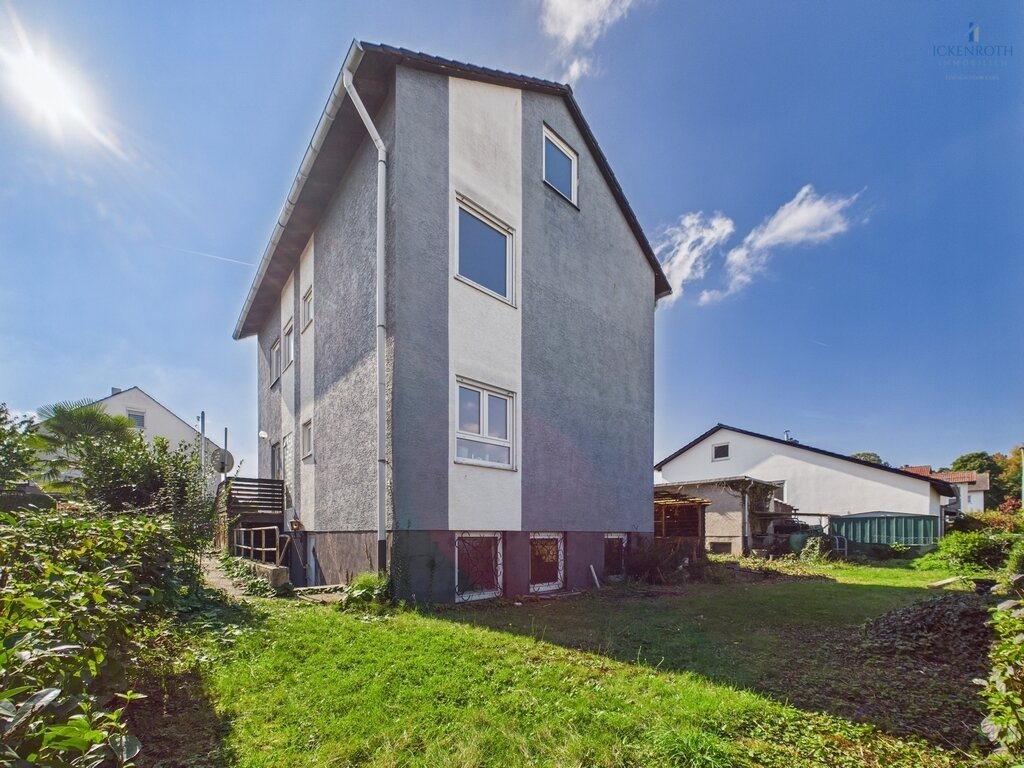 **Sanierungsbedürftiges EFH (ca.227m²) mit guter Raumaufteilung, Garten, gr. Garage -tolle Lage!**