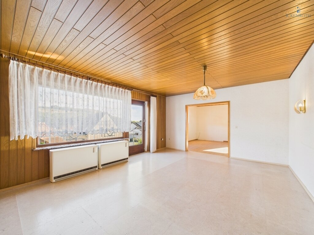 **Schönes 1-2 Familienhaus mit tollen Gartenflächen, guter Raumaufteilung, Garage, uvm.-ruhige Lage!**