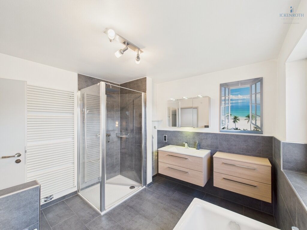 **Gepflegtes RMH mit guter Ausstattung + Raumaufteilung, Garten, Garage, uvm. - tolle, ruhige Lage!**