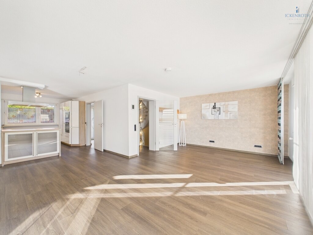 **Gepflegtes RMH mit guter Ausstattung + Raumaufteilung, Garten, Garage, uvm. - tolle, ruhige Lage!**