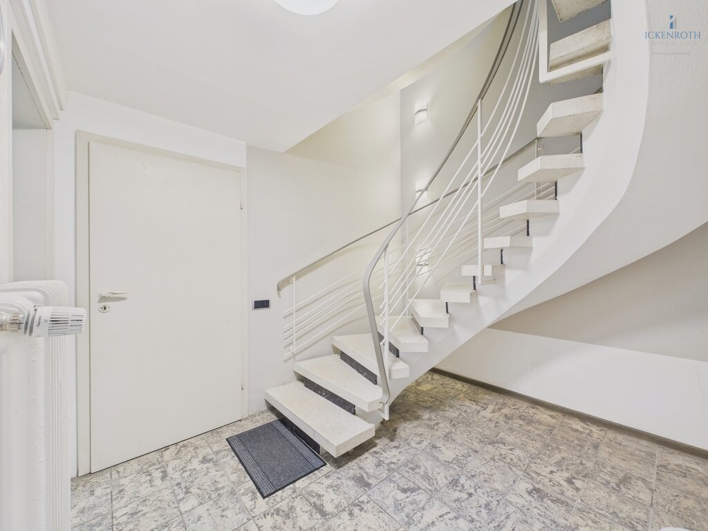 **Gepflegtes RMH mit guter Ausstattung + Raumaufteilung, Garten, Garage, uvm. - tolle, ruhige Lage!**