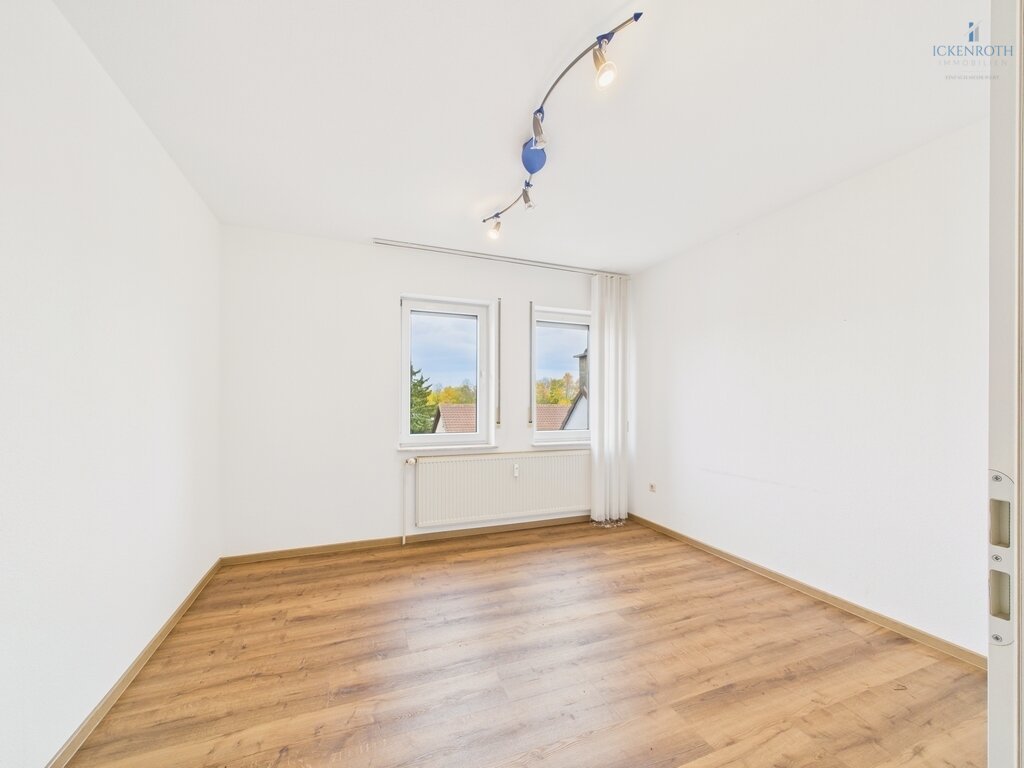 **Renovierte Büro/Praxisräume (ca.55m²) mit Aufzug, KFZ-Stellplatz, Balkon - zentrale Lage mit Laufkundschaft**