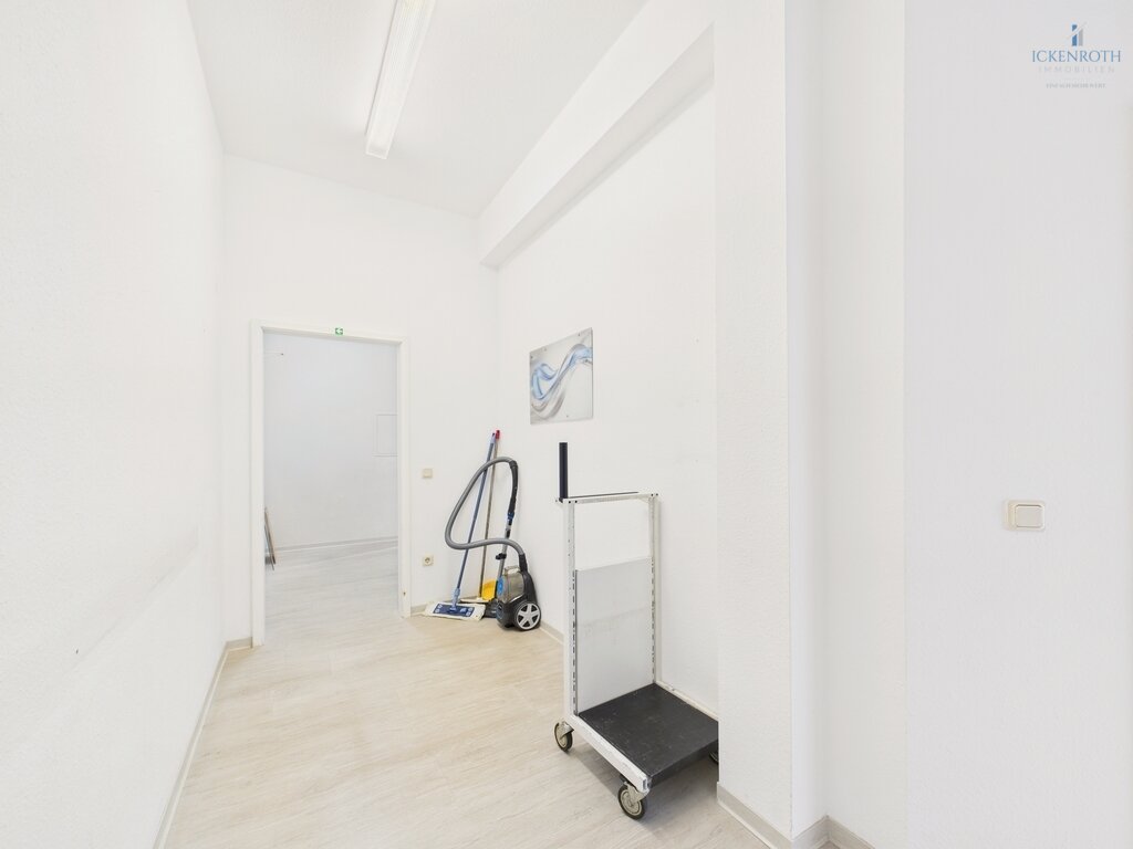 **Schöne Büro/Praxisräume (ca.103m²) mit Aufzug, KFZ-Stellplatz - zentrale Lage!!!**