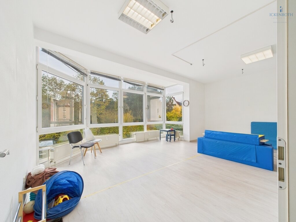 **Schöne Büro/Praxisräume (ca.103m²) mit Aufzug, KFZ-Stellplatz - zentrale Lage!!!**