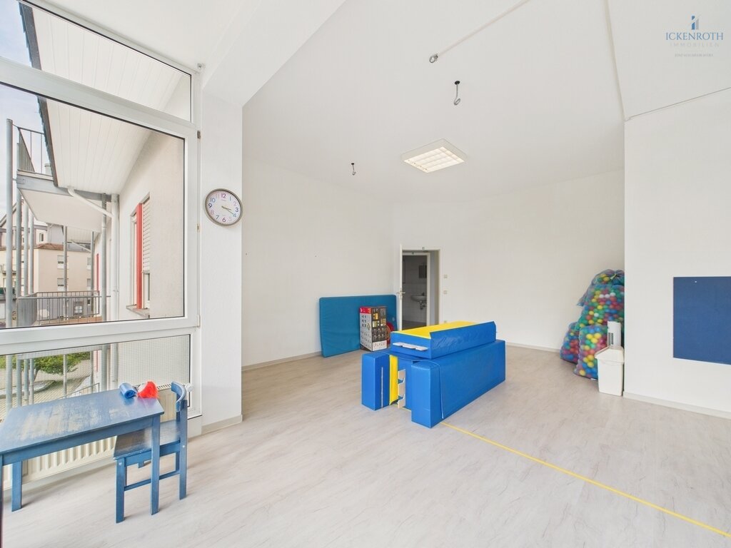 **Schöne Büro/Praxisräume (ca.103m²) mit Aufzug, KFZ-Stellplatz - zentrale Lage!!!**