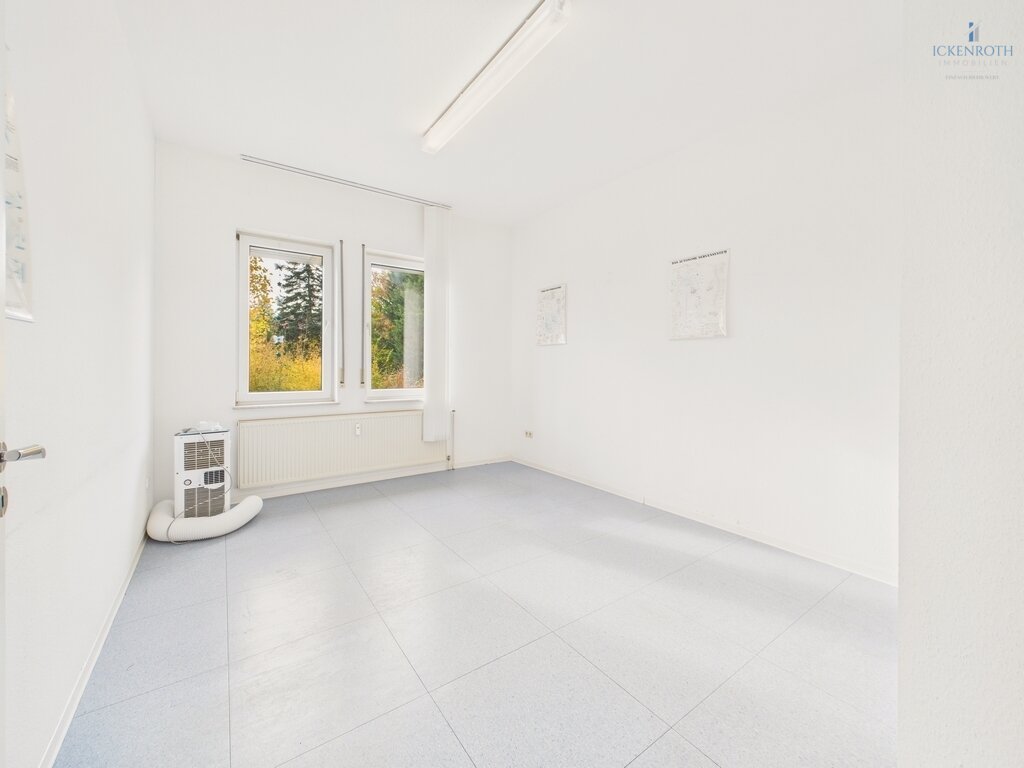 **Schöne Büro/Praxisräume (ca.103m²) mit Aufzug, KFZ-Stellplatz - zentrale Lage!!!**