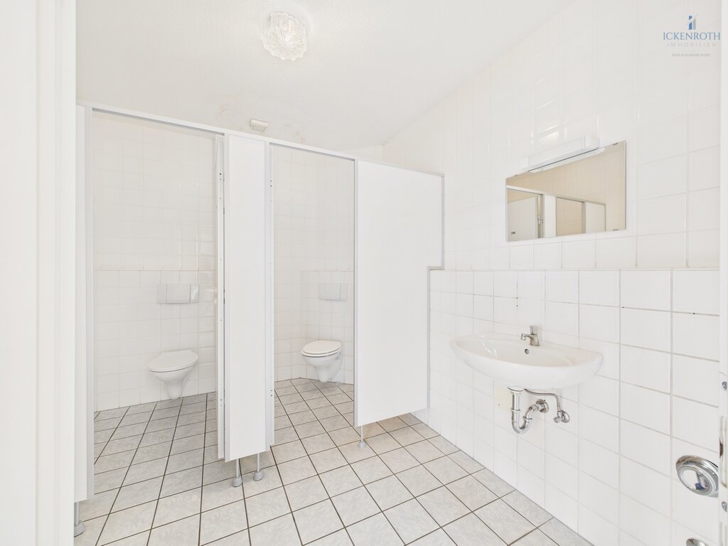 **Schöne Büro/Praxisräume (ca.103m²) mit Aufzug, KFZ-Stellplatz - zentrale Lage!!!**