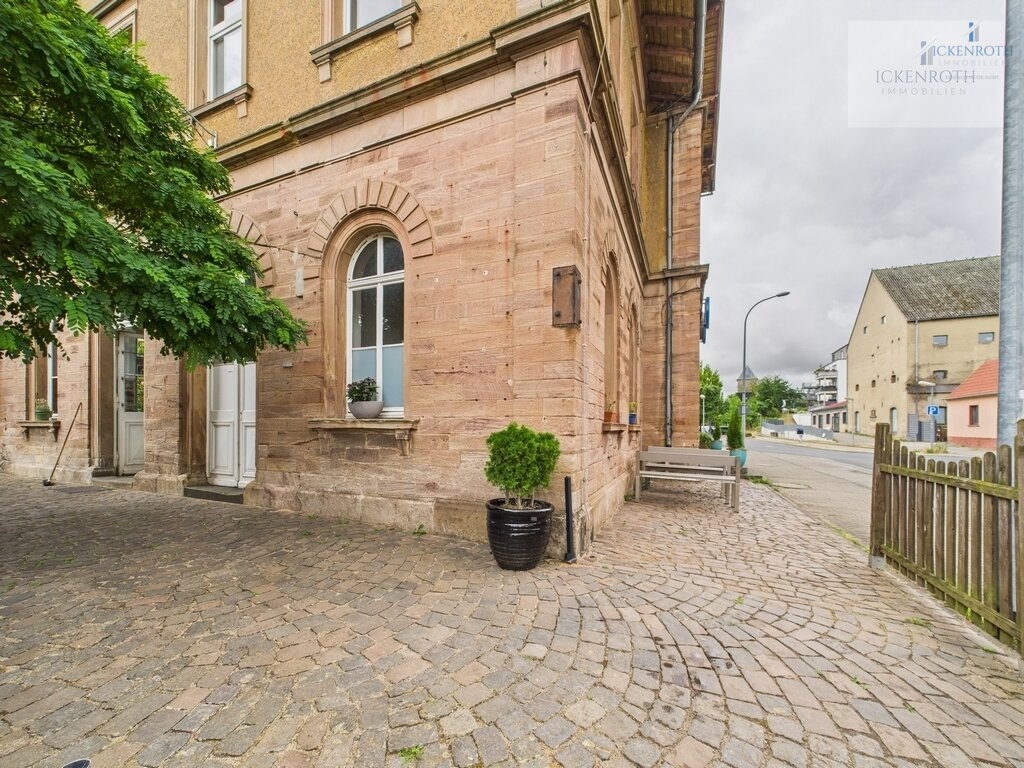 **Gastonomiebetrieb im hist. Gebäude mit großem Außenbereich - erstklassige Lage!** 