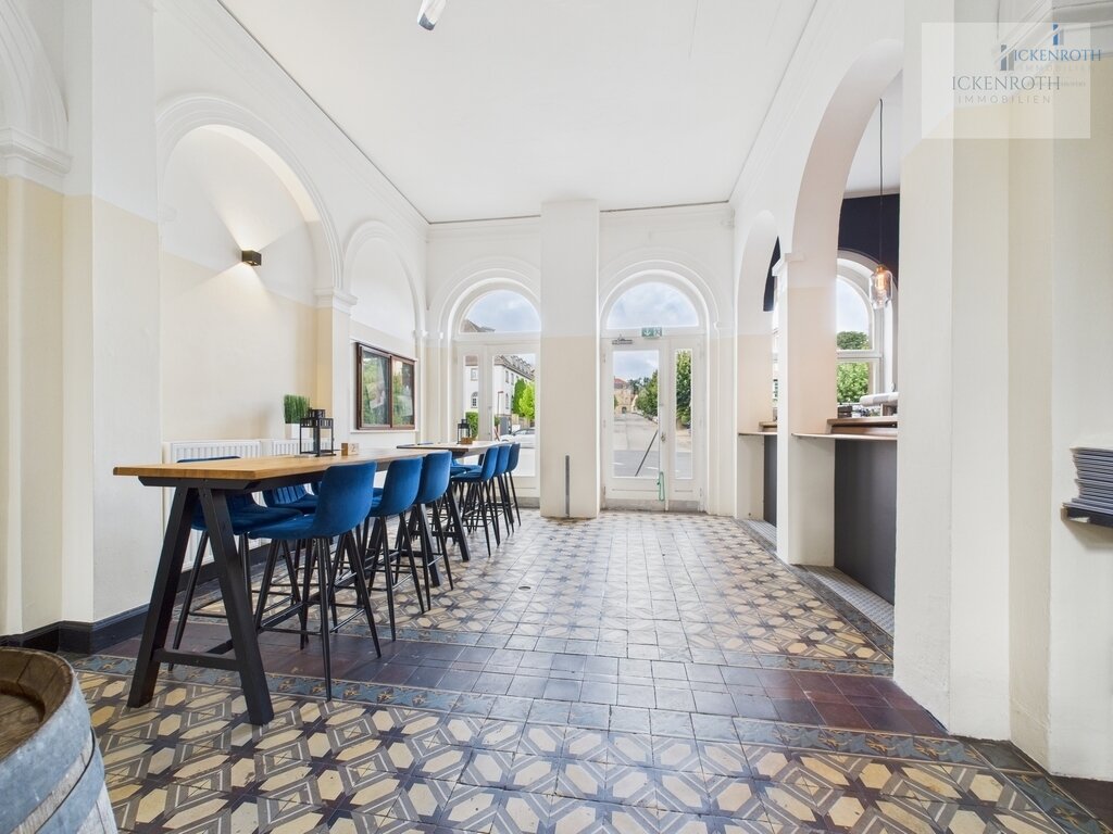 **Gastonomiebetrieb im hist. Gebäude mit großem Außenbereich - erstklassige Lage!** 