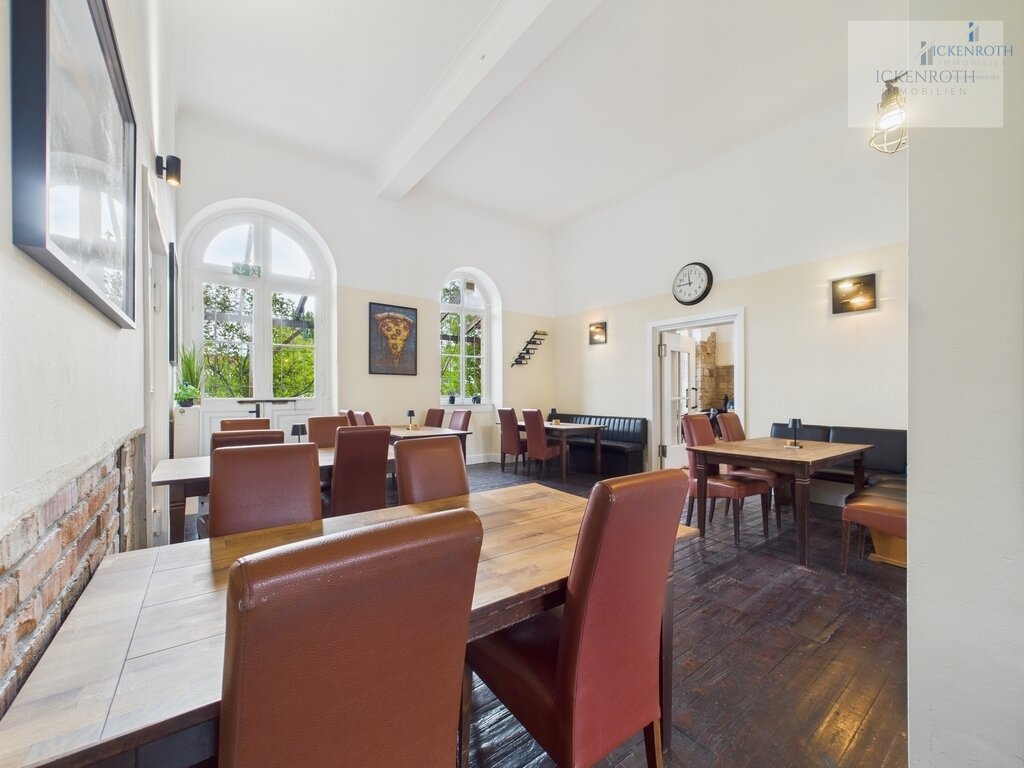 **Gastonomiebetrieb im hist. Gebäude mit großem Außenbereich - erstklassige Lage!** 