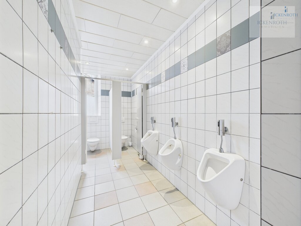 **Gastonomiebetrieb im hist. Gebäude mit großem Außenbereich - erstklassige Lage!** 