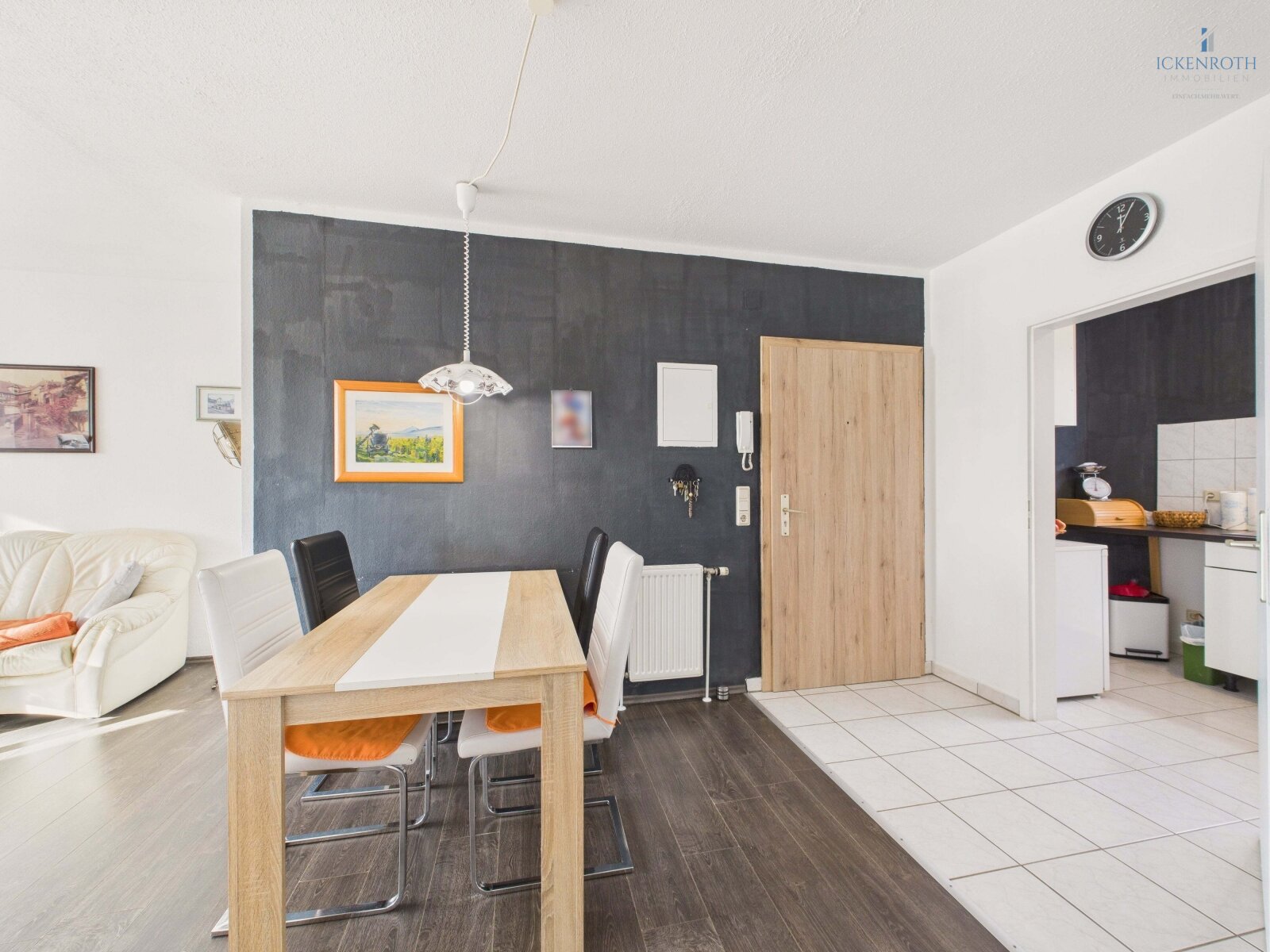 **Charmante 3-Zi.-ETW mit Terrasse, EBK, KFZ-Stellplatz, Abstellraum, "barrierefrei" - gute Lage!**