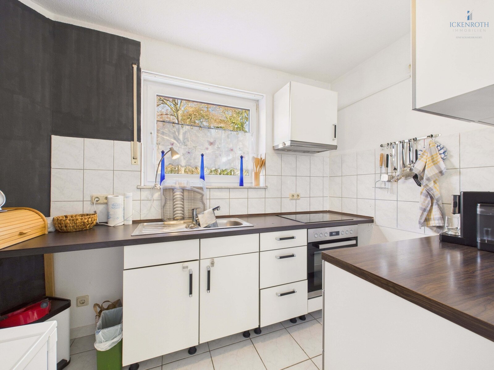 **Charmante 3-Zi.-ETW mit Terrasse, EBK, KFZ-Stellplatz, Abstellraum, "barrierefrei" - gute Lage!**