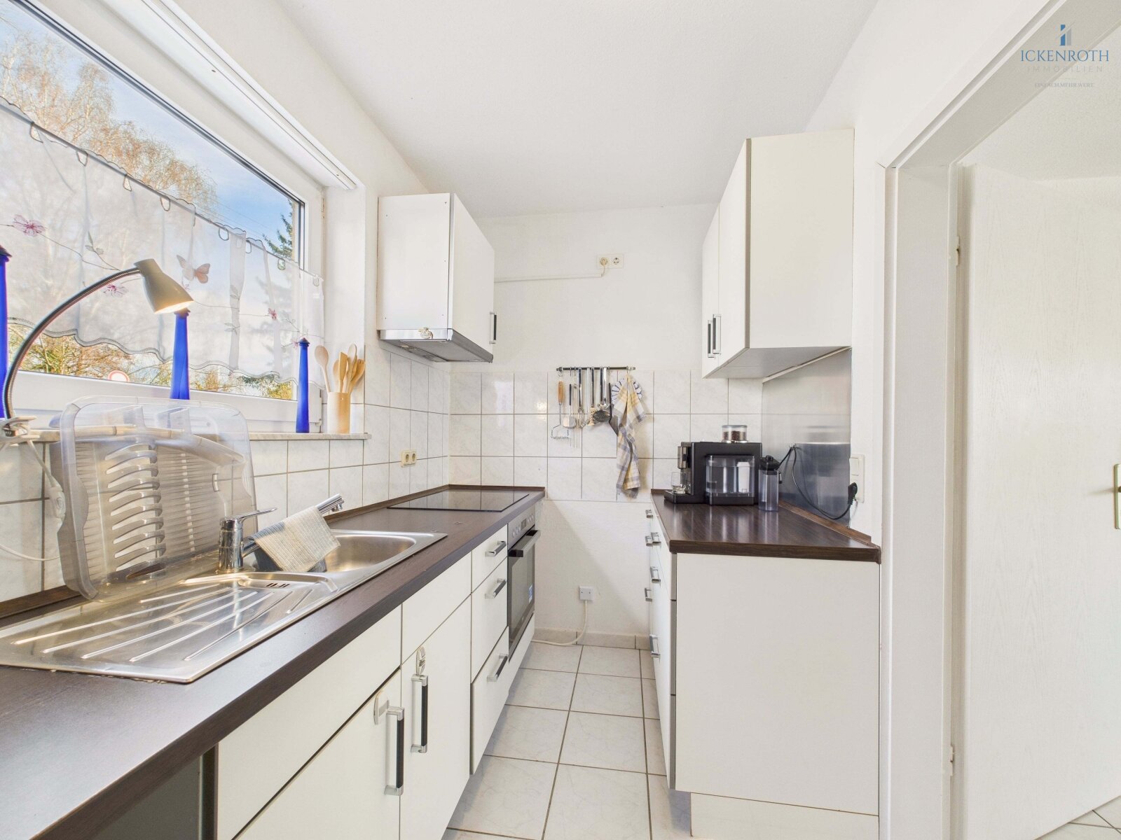 **Charmante 3-Zi.-ETW mit Terrasse, EBK, KFZ-Stellplatz, Abstellraum, "barrierefrei" - gute Lage!**