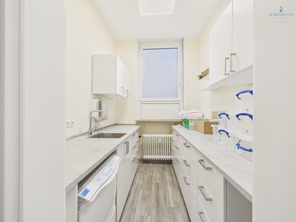 **Schöne Büro/Praxisräume (ca.96m²) mit 2x KFZ-Stellplatz - sehr gute & zentrale Lage!!!**