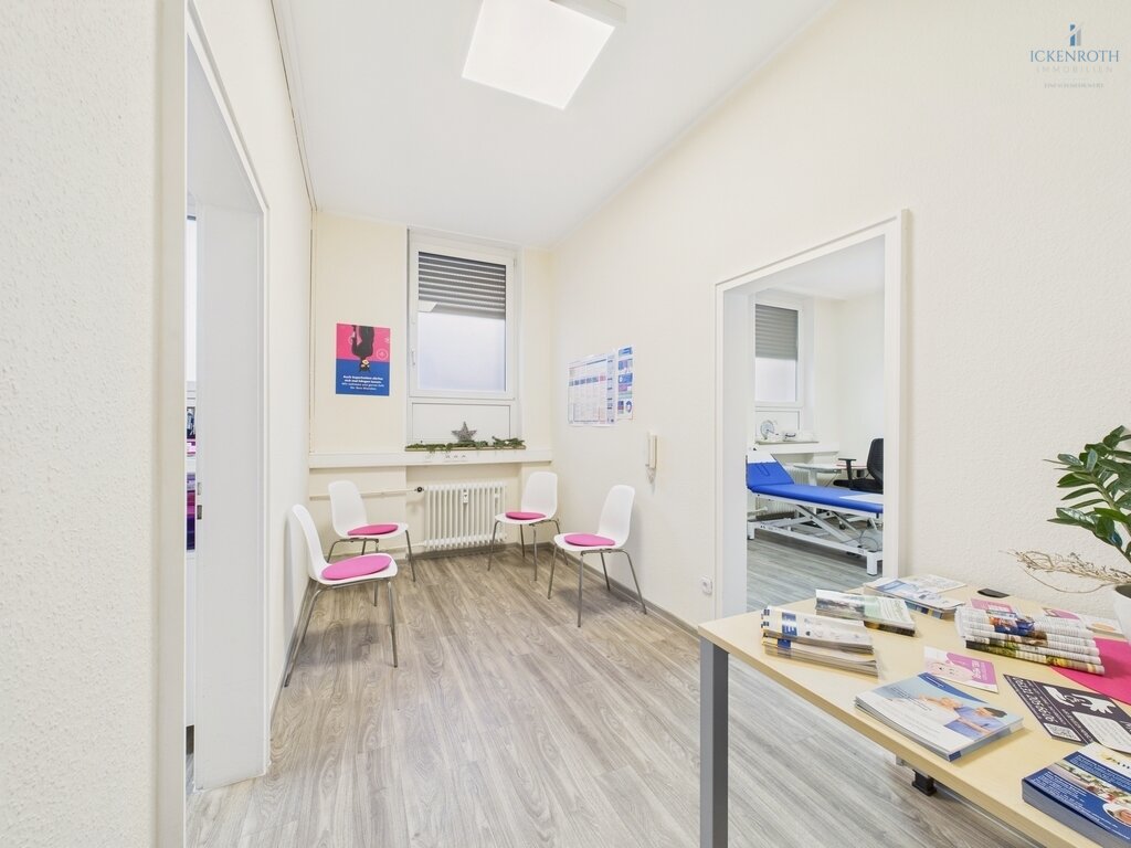 **Schöne Büro/Praxisräume (ca.96m²) mit 2x KFZ-Stellplatz - sehr gute & zentrale Lage!!!**