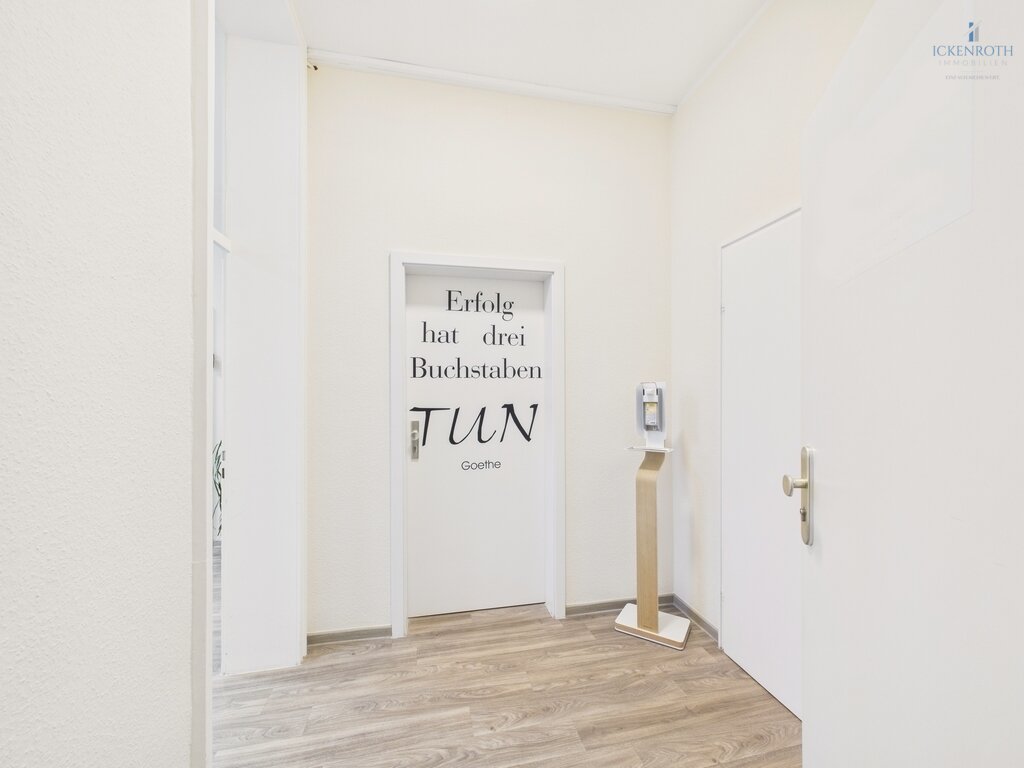 **Schöne Büro/Praxisräume (ca.96m²) mit 2x KFZ-Stellplatz - sehr gute & zentrale Lage!!!**