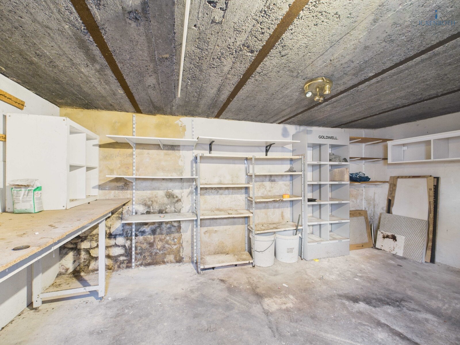 **Charmantes EFH mit großem Garten, guter Raumaufteilung, Garage, Pool uvm.- ruhige Lage!**