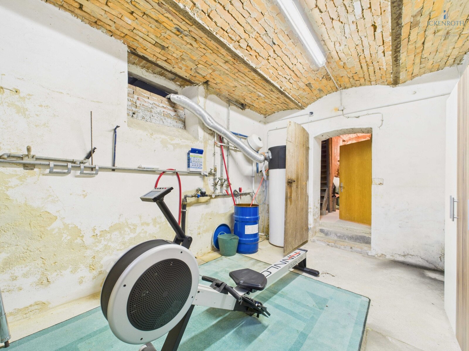 **Charmantes EFH mit großem Garten, guter Raumaufteilung, Garage, Pool uvm.- ruhige Lage!**