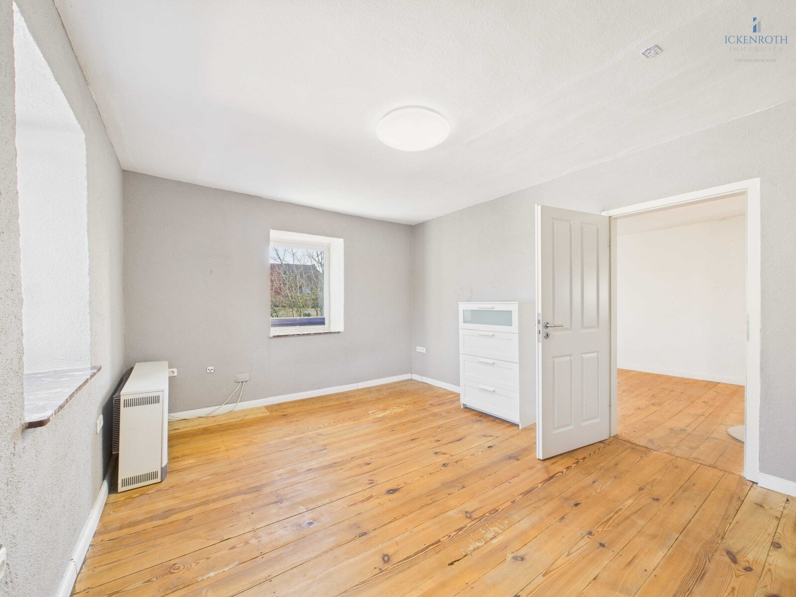 **Charmantes EFH mit großem Garten, guter Raumaufteilung, Garage, Pool uvm.- ruhige Lage!**