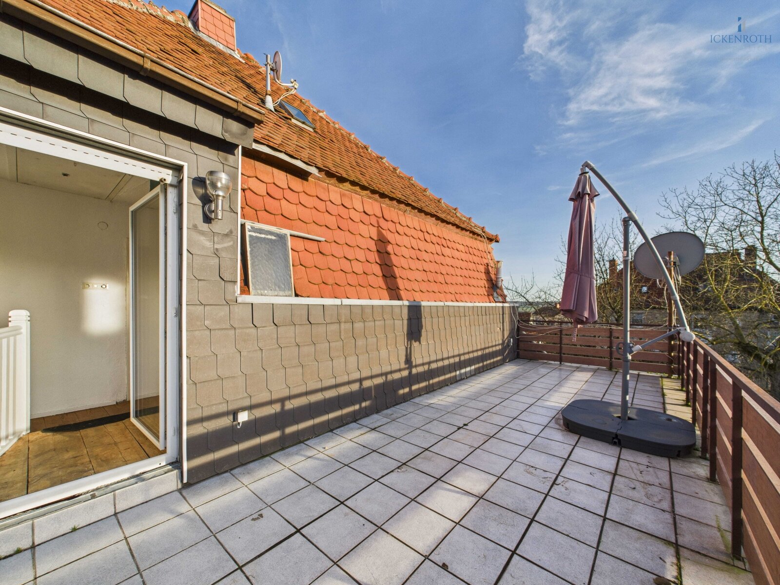 **Charmantes EFH mit großem Garten, guter Raumaufteilung, Garage, Pool uvm.- ruhige Lage!**