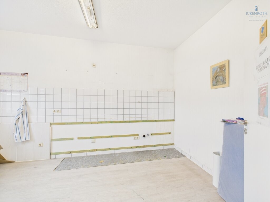 **Schöne Büro/Praxisräume (ca.68m²) mit Aufzug, KFZ-Stellplatz - zentrale Lage!!!**