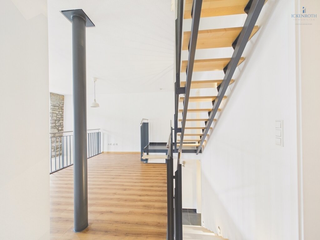 **Hochwertig ausgestattete Doppelhaushälfte auf ca. 142 m² Wfl., 5-Zi., KFZ, Garten, uvm.**