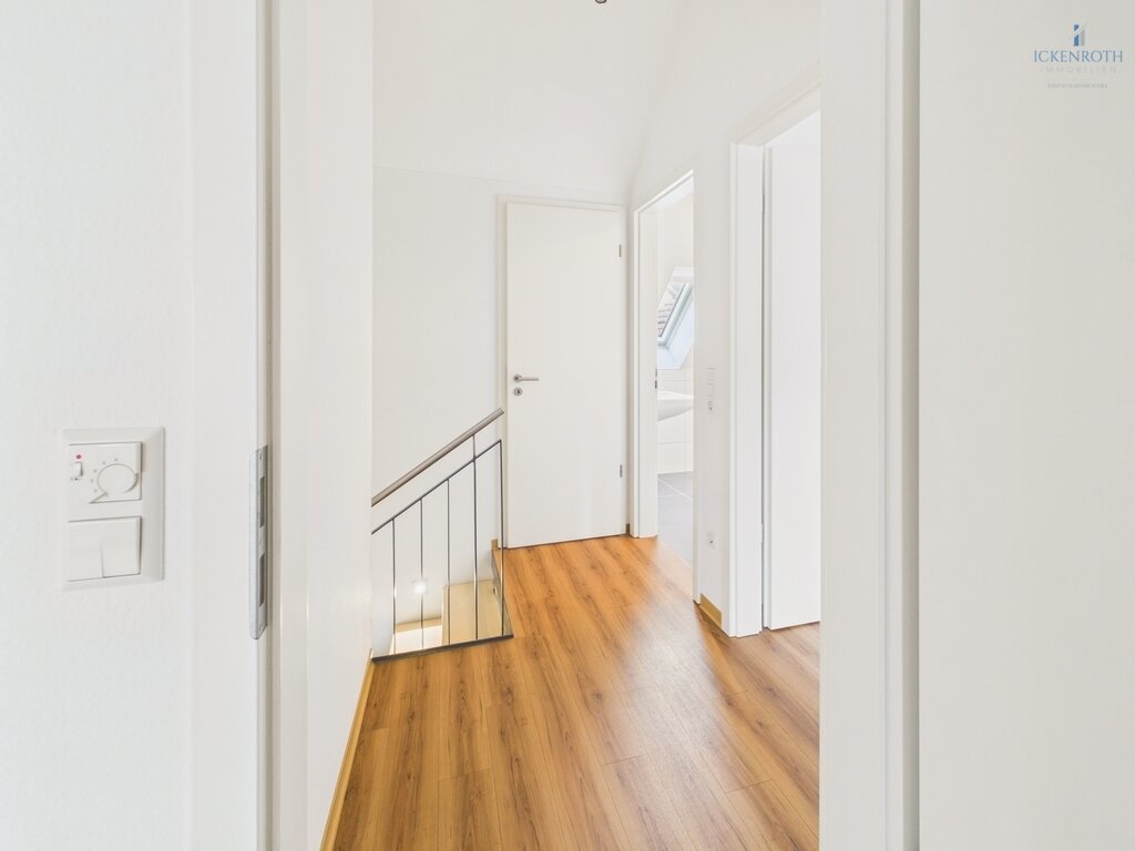 **Hochwertig ausgestattete Doppelhaushälfte auf ca. 142 m² Wfl., 5-Zi., KFZ, Garten, uvm.**