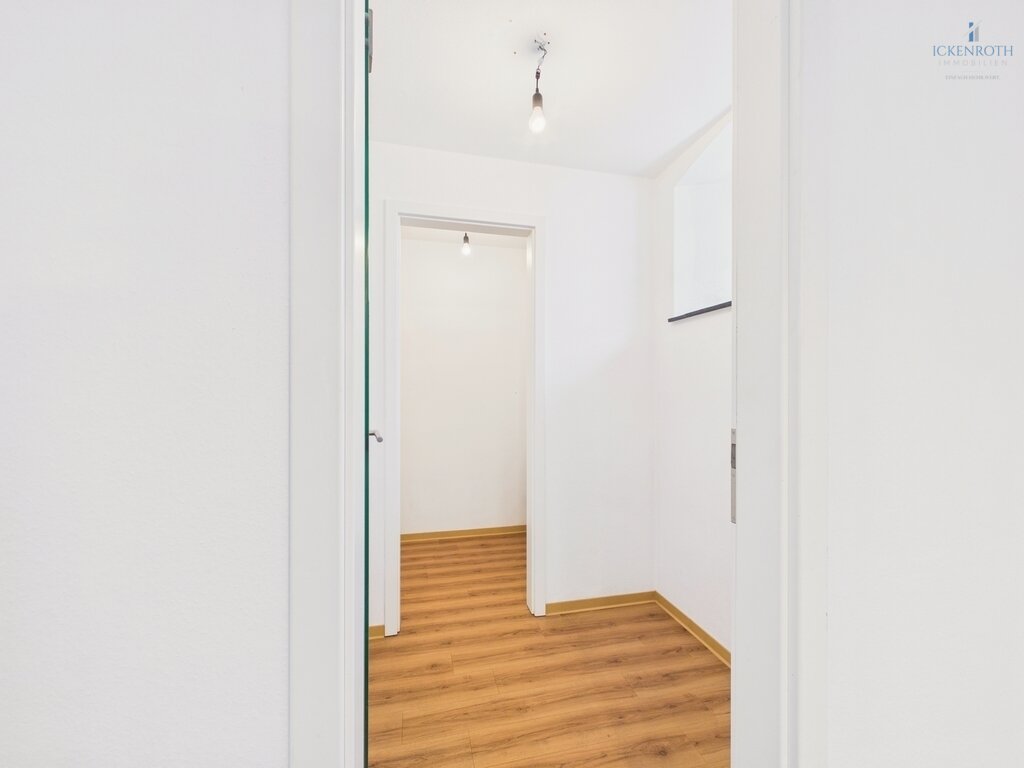 **Hochwertig ausgestattete Doppelhaushälfte auf ca. 142 m² Wfl., 5-Zi., KFZ, Garten, uvm.**