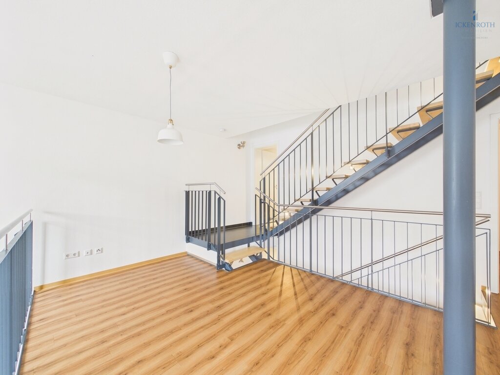 **Hochwertig ausgestattete Doppelhaushälfte auf ca. 142 m² Wfl., 5-Zi., KFZ, Garten, uvm.**