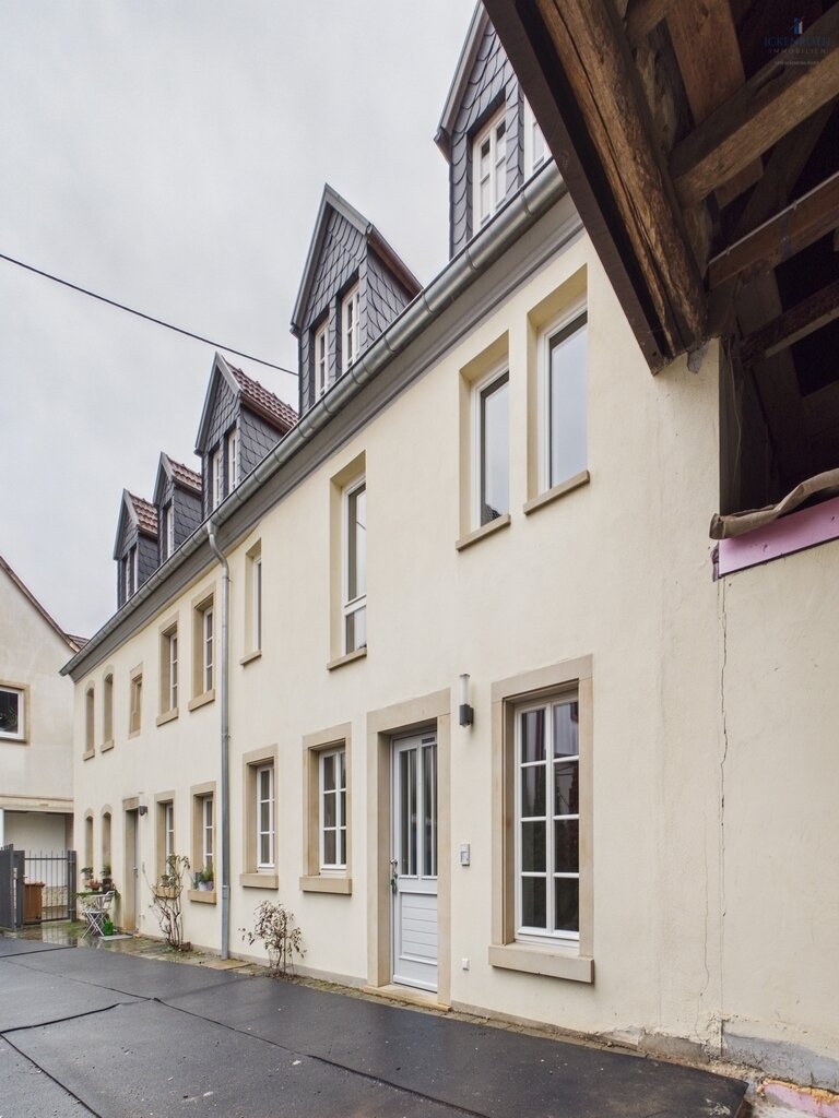 **Hochwertig ausgestattete Doppelhaushälfte auf ca. 142 m² Wfl., 5-Zi., KFZ, Garten, uvm.**