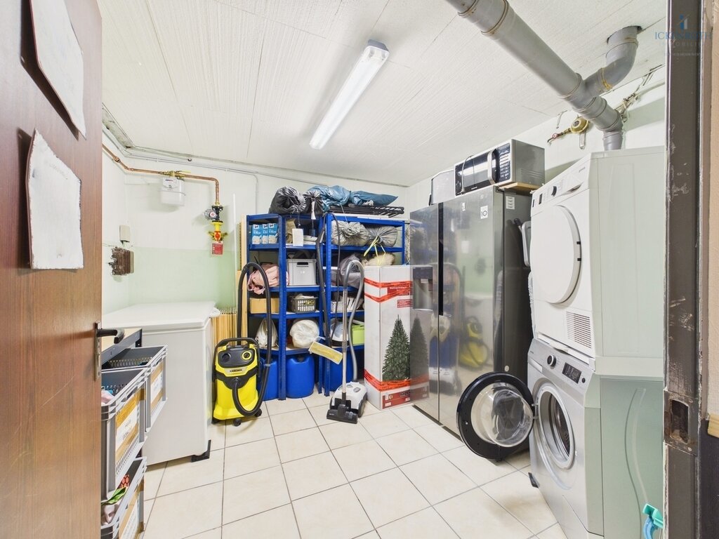 **Großzügiges 1-2 Familienhaus mit Balkon, Doppelgarage und traumhaftem Weitblick! Ruhige Lage!!!**