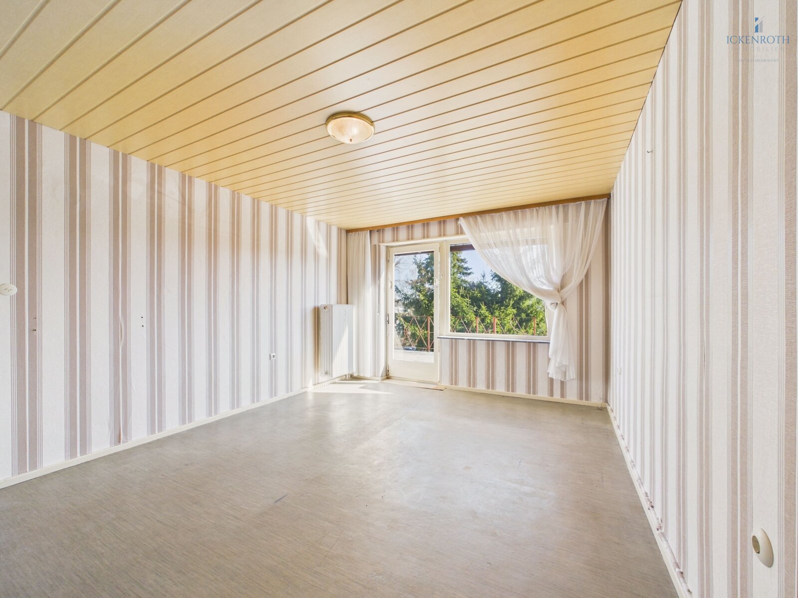 **Charmantes Einfamilienhaus (ca. 256m²) mit toller Gartenfläche, guter Raumaufteilung, Garage, uvm. - tolle Lage!**