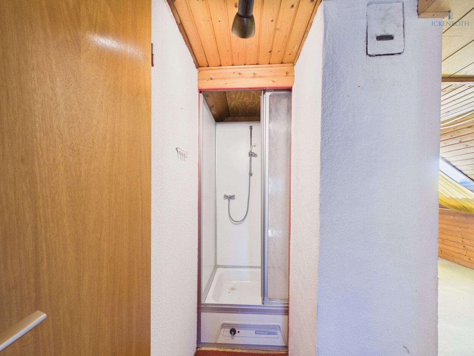 **Charmantes Einfamilienhaus (ca. 256m²) mit toller Gartenfläche, guter Raumaufteilung, Garage, uvm. - tolle Lage!**