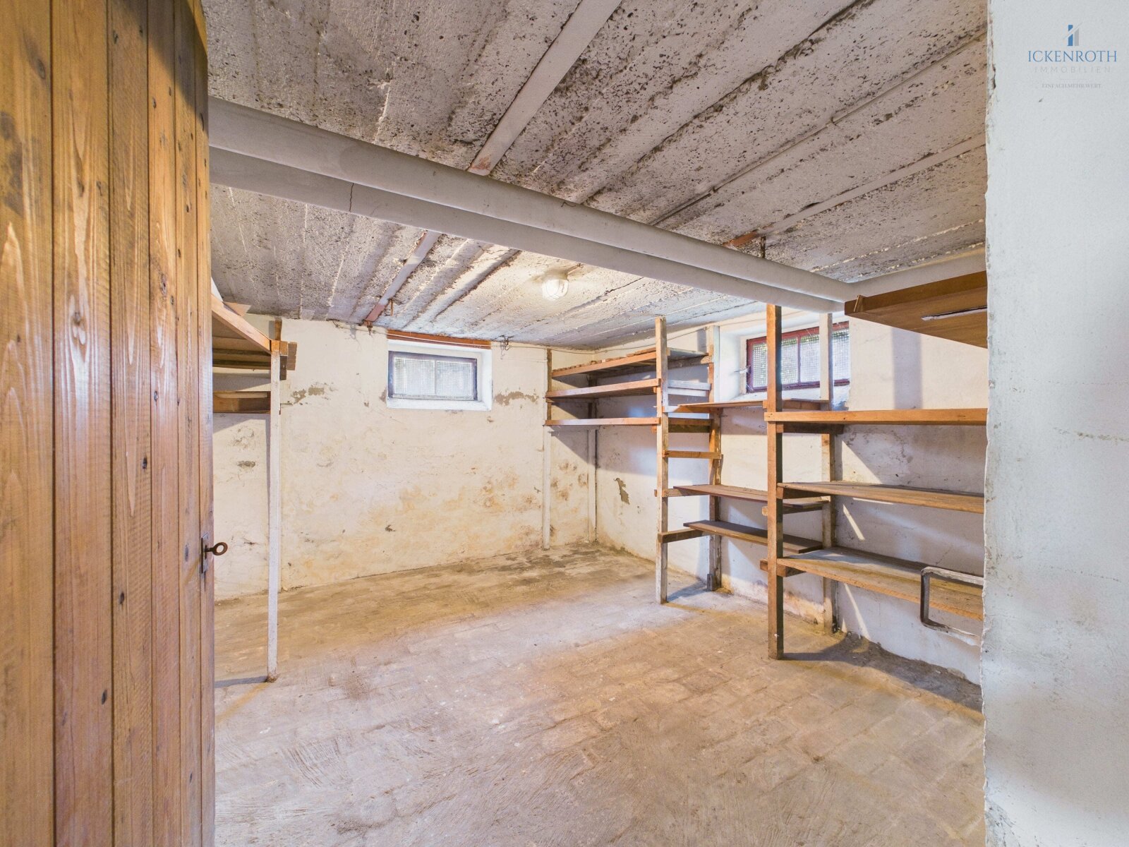 **Charmantes Einfamilienhaus (ca. 256m²) mit toller Gartenfläche, guter Raumaufteilung, Garage, uvm. - tolle Lage!**