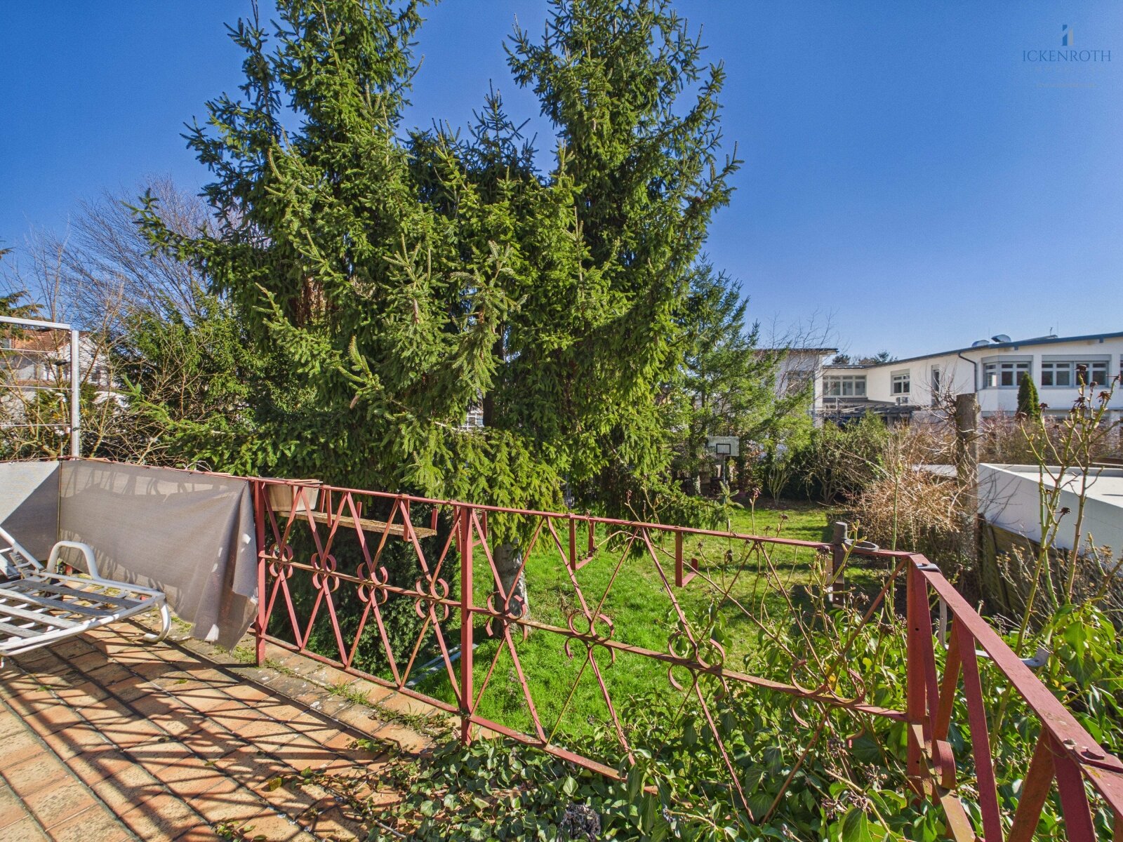 **Charmantes Einfamilienhaus (ca. 256m²) mit toller Gartenfläche, guter Raumaufteilung, Garage, uvm. - tolle Lage!**