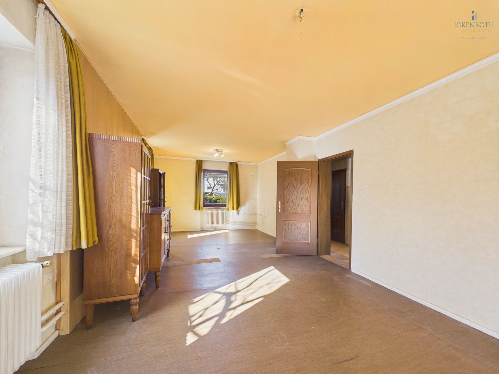 **Charmantes Einfamilienhaus (ca. 256m²) mit toller Gartenfläche, guter Raumaufteilung, Garage, uvm. - tolle Lage!**